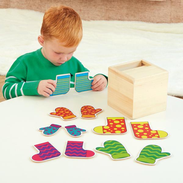 Box - matching pairs of socks and mittens